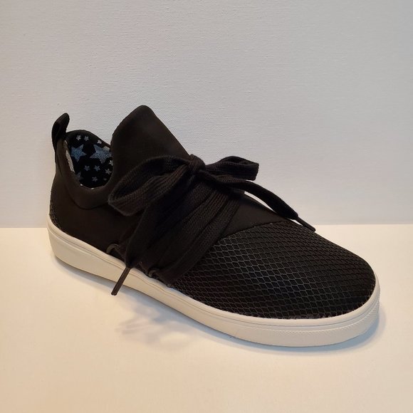 Madden Girl Prancer Sneaker - Picture 3 of 3